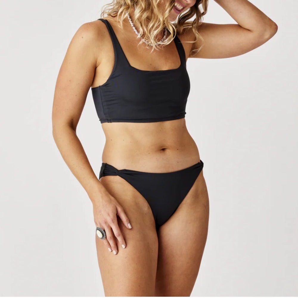 Carve Designs Black Laguna Bottom